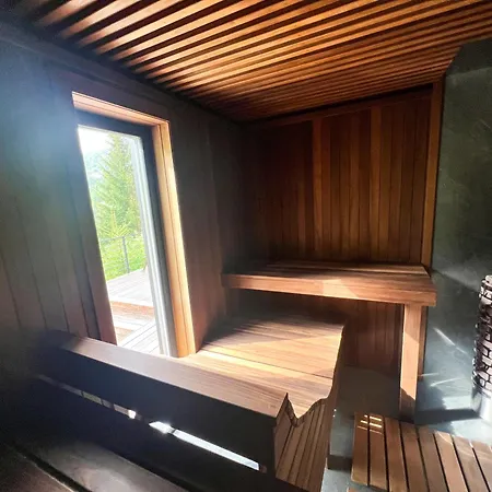 Chalet Noir 256 With Its Own Swimming Pool, Hot Tub, And Sauna