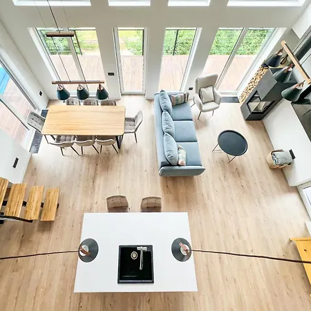 Noir 256 With Its Own Swimming Pool, Hot Tub, And Sauna * Yablunytsya